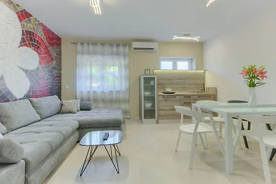 Majestic Kastel Stari Apartment with Terrace ...