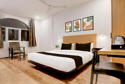 Super Townhouse Prayagraj vicino alla...