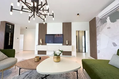 Three-Bedroom Penthouse (The Riviera Three)