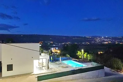 Villa Zuzul with Swimming Pool