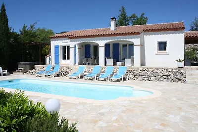 Moderna villa con piscina privata a Camplong