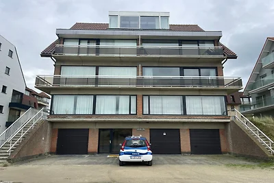 Appartement aan zee, direct aan de Zeedijk.