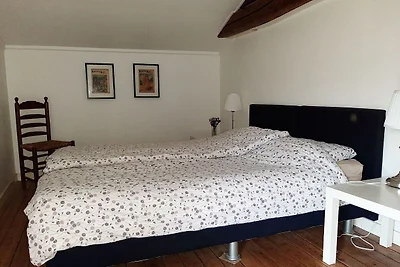 Gemütliches Ferienhaus in Droyes mit Terrasse