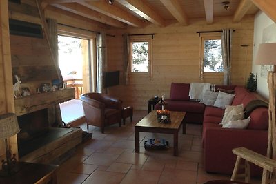 Sonniges Chalet in Les Gets mit Whirlpool