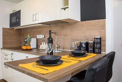 Apartment Velvet - Studio Apartment with Hot...