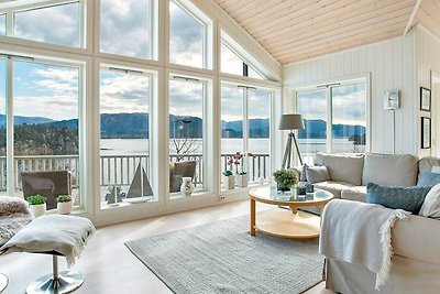 6 person holiday home in VALEVÅG