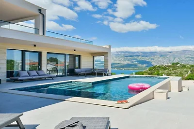 Villa in Vinjerac mit Schwimmbecken