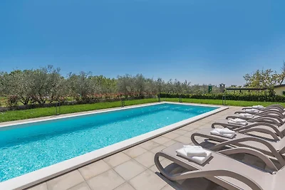 Modernes Ferienhaus in Novigrad mit...