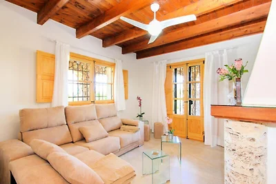 Villa in Muro met zwembad en prachtige tuin