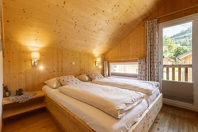 Geräumiges Chalet mit Whirlpool
