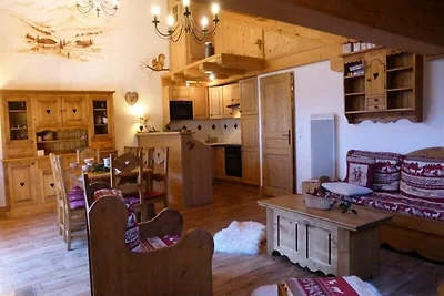 Apartment in Arèches mit Bergblick