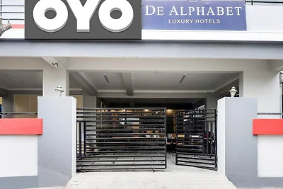 Townhouse De Alphabet Hotel Kukatpally