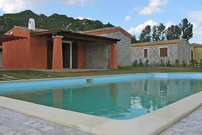 Bungalows mit Privatpool an der Costa Rei