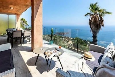 Villa an der Côte d’Azur mit Meerblick