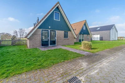 Smaakvol en modern ingerichte 6 persoons...