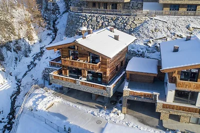 Chalet in Neukirchen bij Skilift