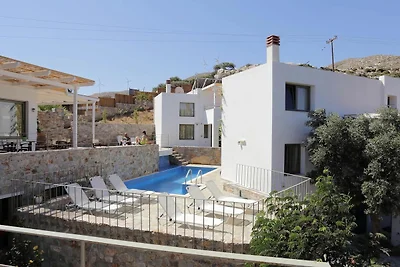 Villa mit Gemeinschaftspool in Achlada