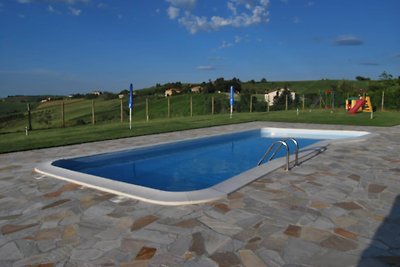 Casa colonica con piscina in comune