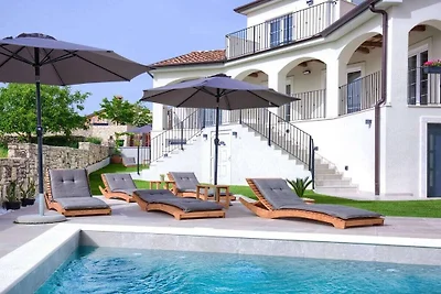 Villa in Kanfanar mit Schwimmbecken