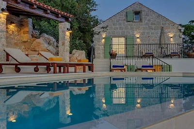 Ferienhaus in Makarska mit Schwimmbecken