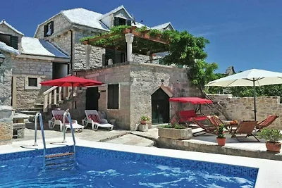 Glicinia mit Hydromassage-Pool