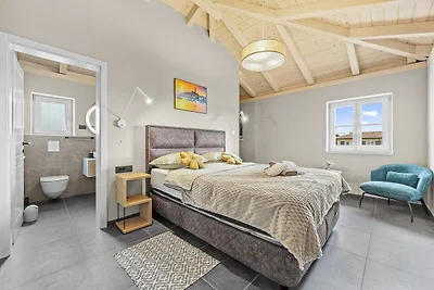 Elegantes Familienrefugium mit Pool in...