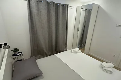Apartment & Rooms Papa - Two Bedroom Apartmen...