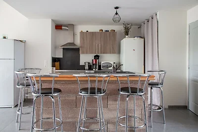 Renoviertes Dorfhaus mit eingezäuntem Garten