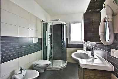 Strandnahes und modernes Appartement in der R...