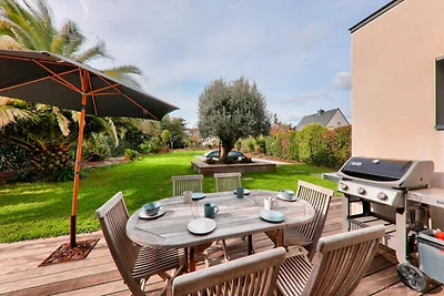 Apartment in St. Armel mit beheiztem Pool