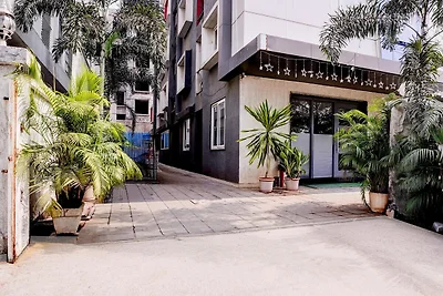 Super Townhouse OAK Kopar Khairane Navi...