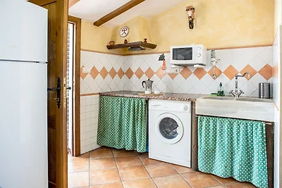 Rustico cottage a Laroya con piscina e...