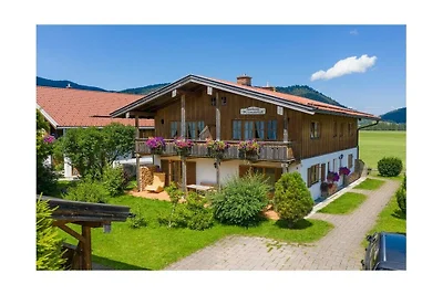 Vakantieappartement in Krün met zwembad