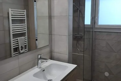 4 camere per 12 persone