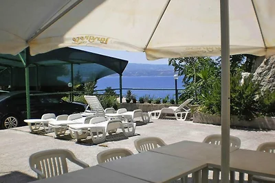 Studioapartment Ivan in Omis-Nemira, mit...