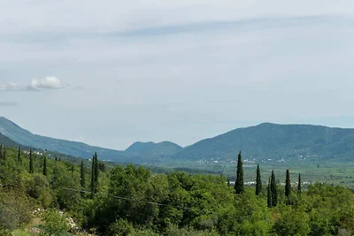 Villa tradizionale con piscina a Gruda