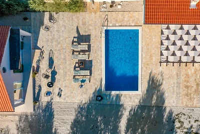 Oliveto mit Pool