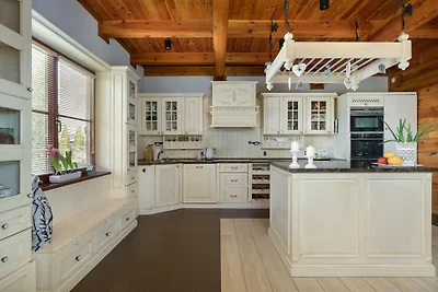 Große, komfortable Ferienvilla mit Garten