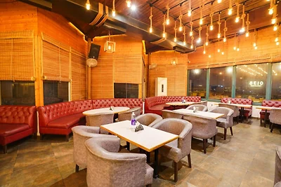 Super Townhouse Oak Silver City Chowk