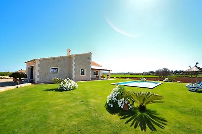 Villa in Muro mit Pool in der Nähe des Strand...