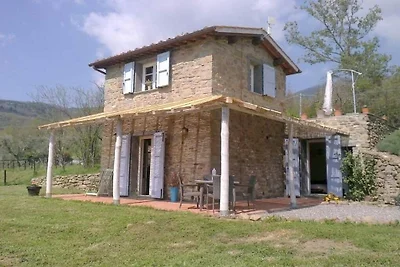 Ferienhaus in Pescia mit Schwimmbecken