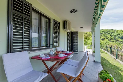 Wohnung in Cerovlje mit Meeresstrand