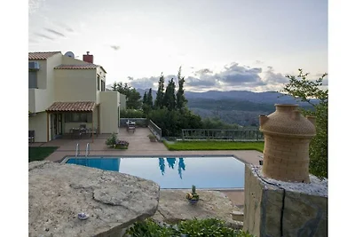 Villa in Malathiros with swimming pool