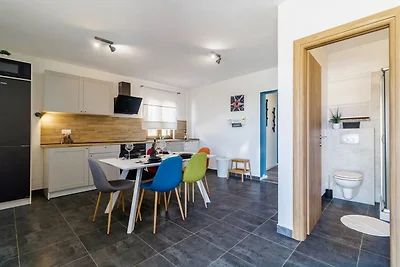 Ferienhaus in Loborika mit privatem Pool