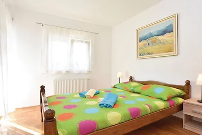 Five Bedroom Holiday Home