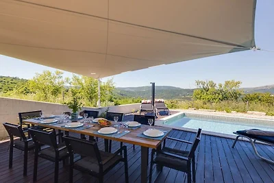 Villa in Buzet mit Schwimmbecken