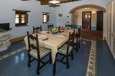 Schönes Herrenhaus in Poppi mit Pool