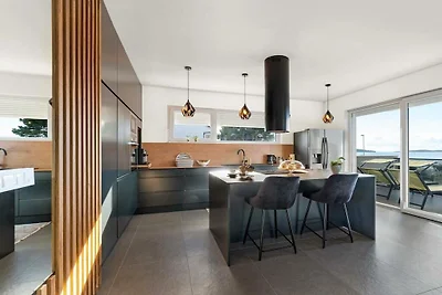Wohnung in Šibenik-Brodarica mit Balkon