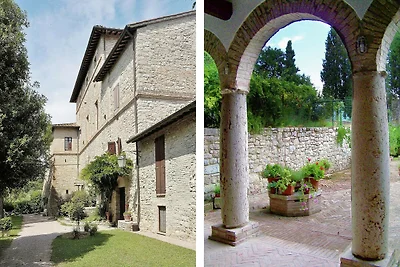 Appartamento a Mantignana con piscina comune