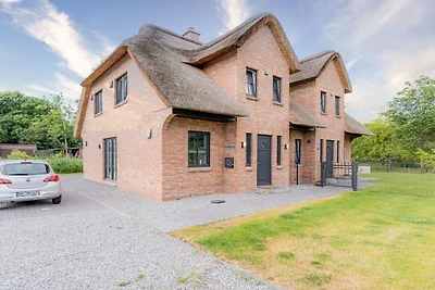 Een huis met een rieten dak, een Friese droom